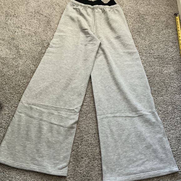 NWT Wide Leg Gray Pants with Stretchy Waistband - Picture 7 of 7
